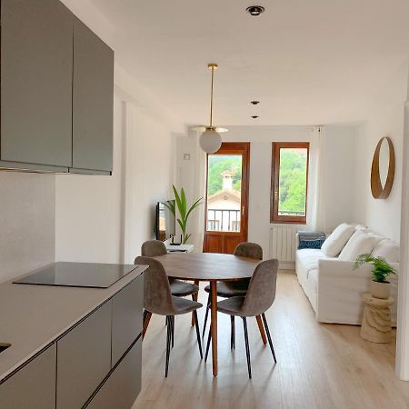 Acogedor Apartamento Con Terraza Y Parking Publico En コミージャス エクステリア 写真
