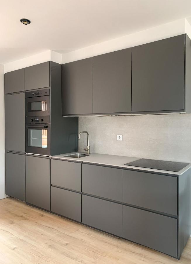Acogedor Apartamento Con Terraza Y Parking Publico En コミージャス エクステリア 写真