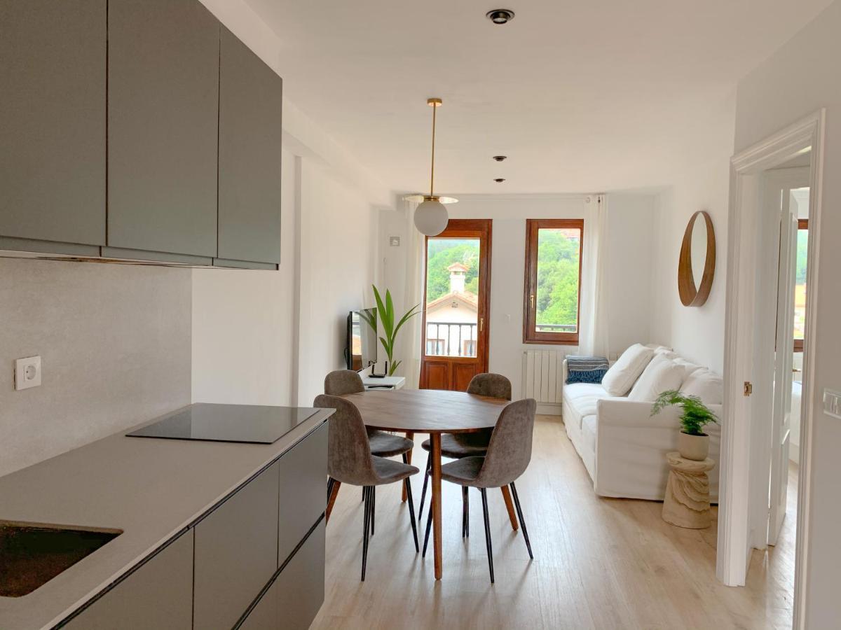 Acogedor Apartamento Con Terraza Y Parking Publico En コミージャス エクステリア 写真